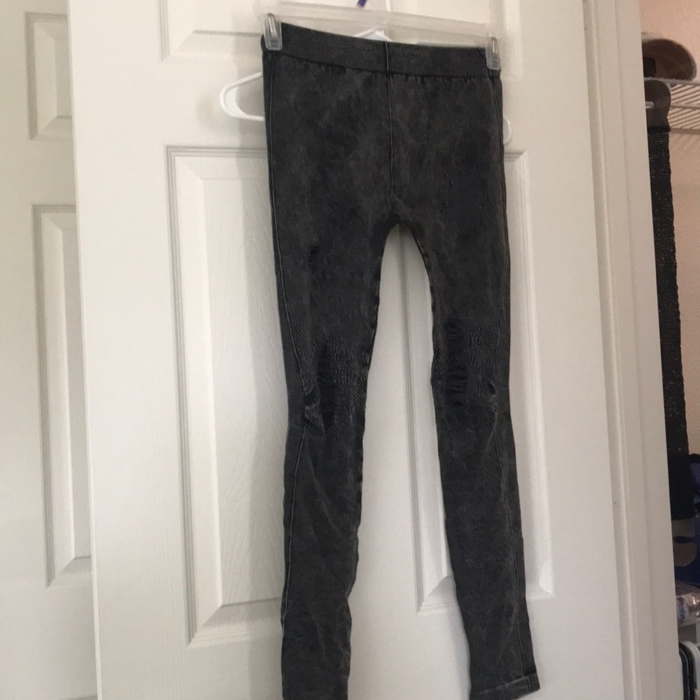 Ripped leggings